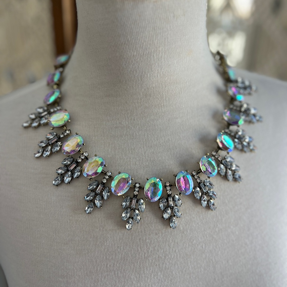 Aratta Elegant Silver and Iridescent Statement Necklace and Earring Set